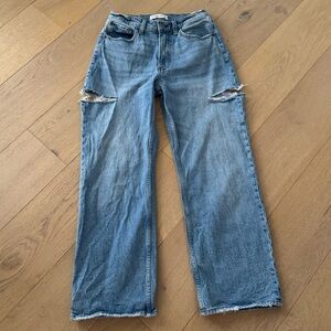 Abercrombie & Fitch The Baggy Mid-Rise Jeans in size 4